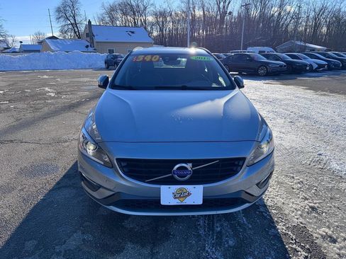 Used 2018 Volvo V60 T5 Dynamic w/ Protection Package image 3