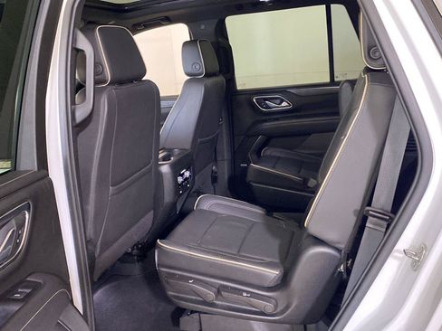 Used 2024 GMC Yukon AT4 w/ AT4 Premium Plus Package AWD/4WD image 14