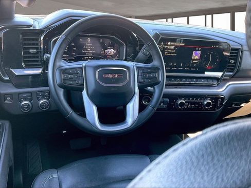 Used 2025 GMC Sierra 1500 SLT image 9