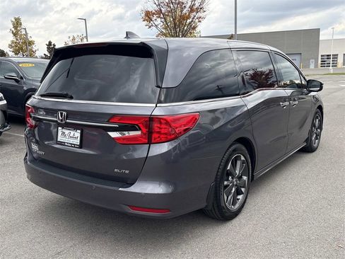 Used 2023 Honda Odyssey Elite image 9