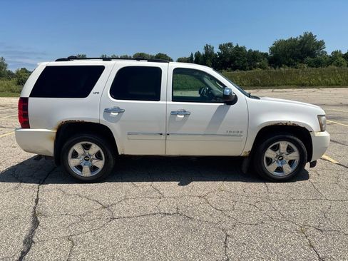 Used 2011 Chevrolet Tahoe LTZ AWD/4WD image 4
