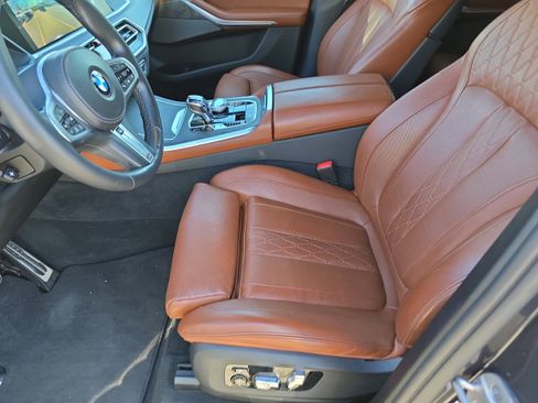 Used 2021 BMW X5 M50i w/ Executive Package image 19