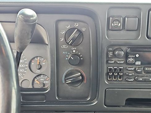 Used 1997 Dodge Ram 2500 Truck 4x4 Club Cab image 22