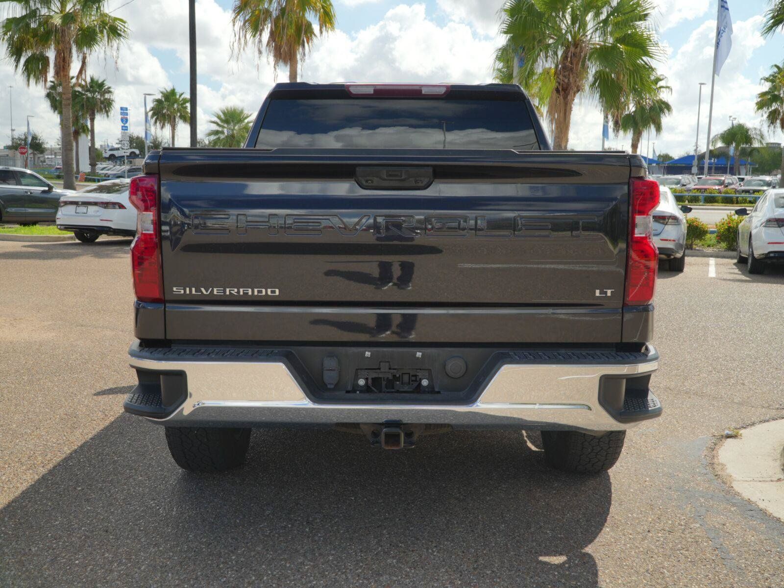Used 2023 Chevrolet Silverado 1500 LT AWD/4WD image 6