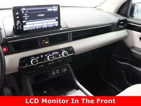 Used 2025 Honda Pilot Touring image 16