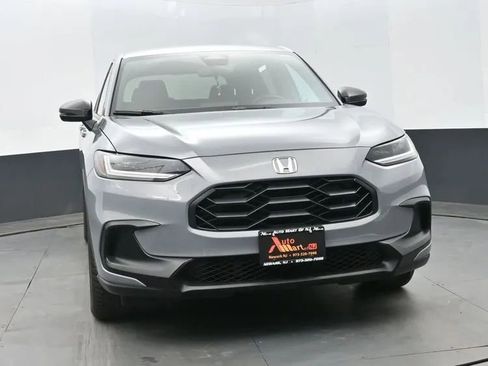 Used 2024 Honda HR-V Sport image 3