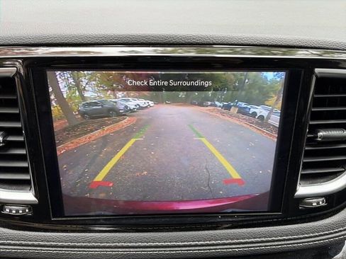 Used 2023 Chrysler Pacifica Limited image 15