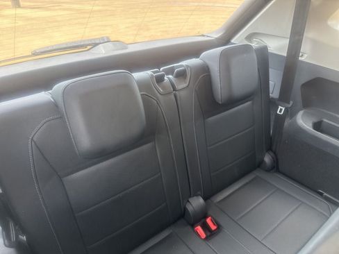 Used 2019 Volkswagen Tiguan SE FWD image 36