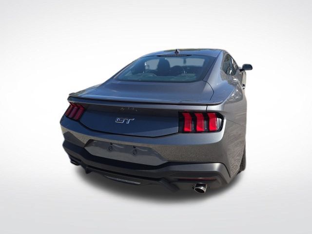 Used 2025 Ford Mustang GT RWD image 4