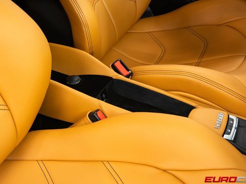 Used 2019 Ferrari 488 GTB RWD image 36