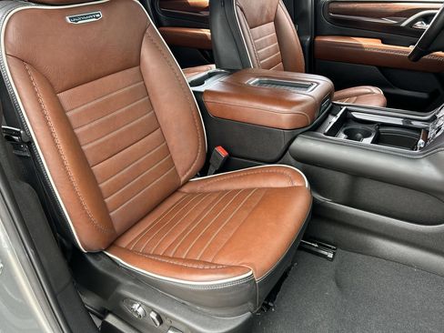 Used 2024 GMC Yukon XL Denali Ultimate AWD/4WD image 29