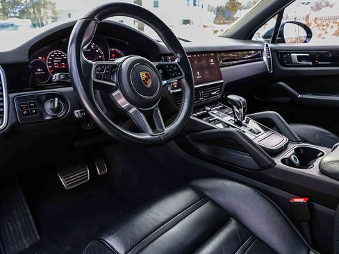 Used 2021 Porsche Cayenne S AWD/4WD image 7