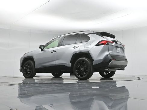 Used 2025 Toyota RAV4 SE image 53