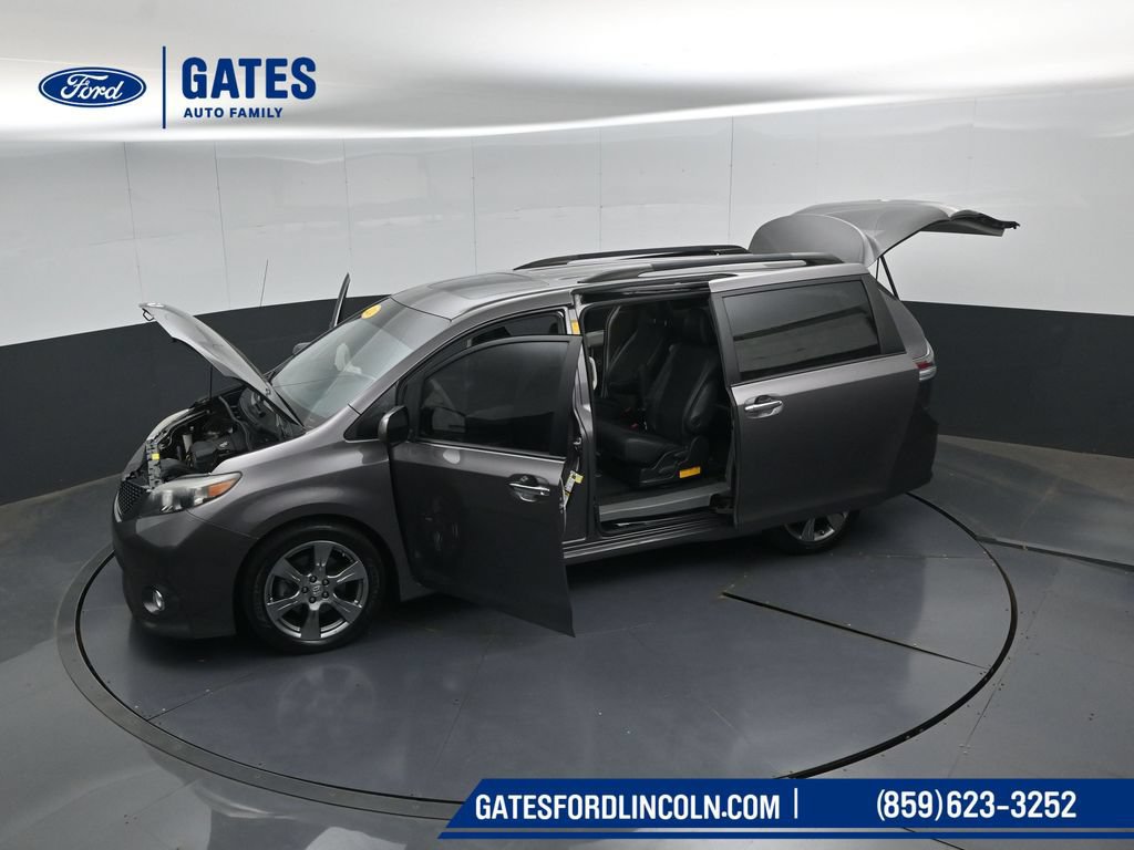Used 2014 Toyota Sienna SE FWD image 52