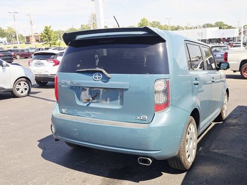 Used 2008 Scion xB FWD image 2