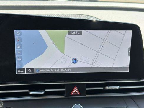 Used 2024 Hyundai Elantra SEL FWD image 21