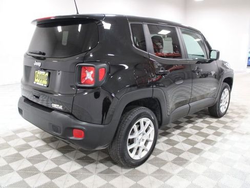 Used 2023 Jeep Renegade Latitude image 10