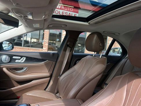 Used 2018 Mercedes-Benz E 300 4MATIC image 17