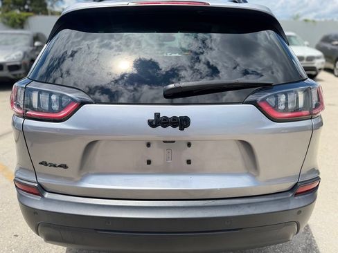 Used 2021 Jeep Cherokee Latitude Plus AWD/4WD image 4