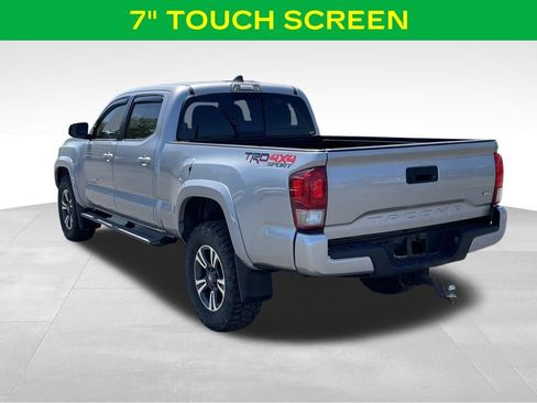 Used 2017 Toyota Tacoma TRD Sport w/ Tow Package AWD/4WD image 12