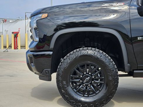 New 2026 Chevrolet Silverado 2500 ZR2 AWD/4WD image 11