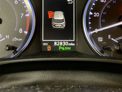 Used 2018 Toyota Highlander Limited image 11