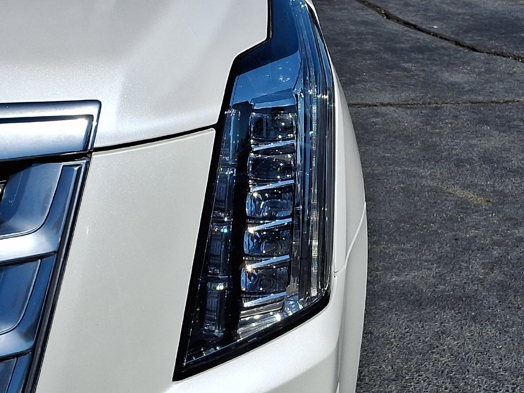 Used 2020 Cadillac Escalade Platinum RWD image 9