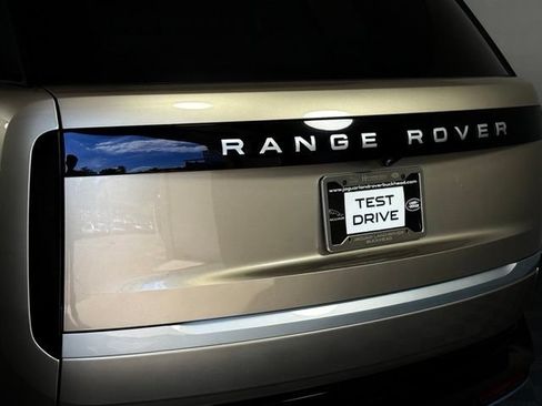 New 2025 Land Rover Range Rover Autobiography AWD/4WD image 15