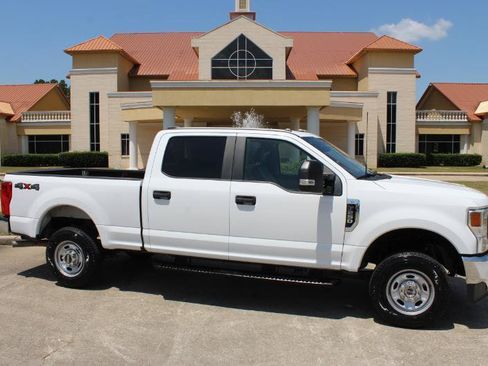 Used 2022 Ford F250 XL w/ Power Equipment Group AWD/4WD image 2