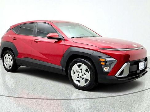 Used 2024 Hyundai Kona SE FWD image 3