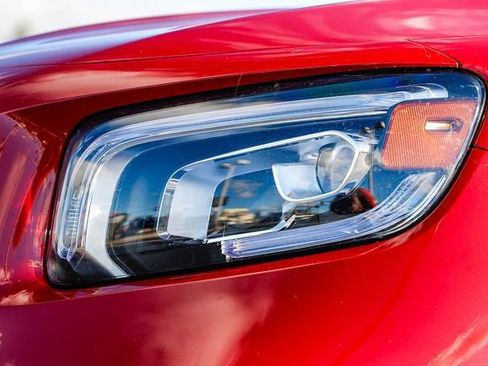 Used 2023 Mercedes-Benz GLB 250 4MATIC image 7