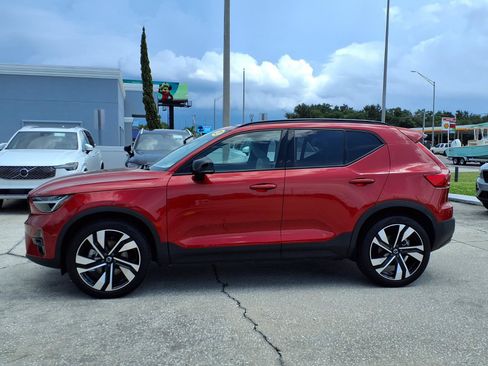 Certified 2023 Volvo XC40 B5 Ultimate w/ Protection Package Premier AWD/4WD image 4