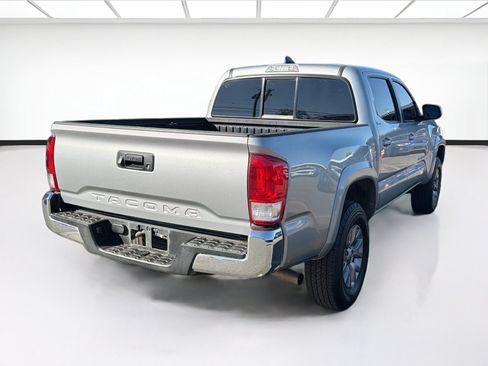 Used 2016 Toyota Tacoma SR5 RWD image 4