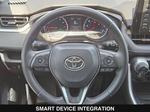 Used 2020 Toyota RAV4 XLE Premium FWD image 22