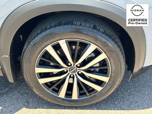 Certified 2025 Nissan Pathfinder Platinum FWD image 8