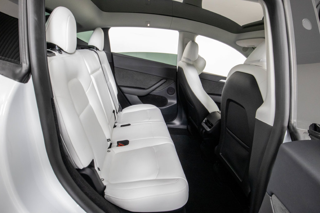 Used 2025 Tesla Model Y Performance AWD/4WD image 13