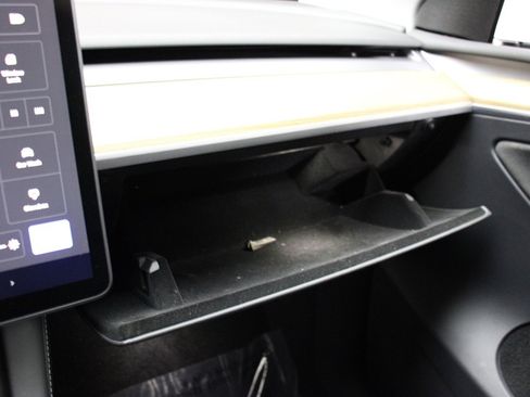 Used 2023 Tesla Model Y Long Range image 36