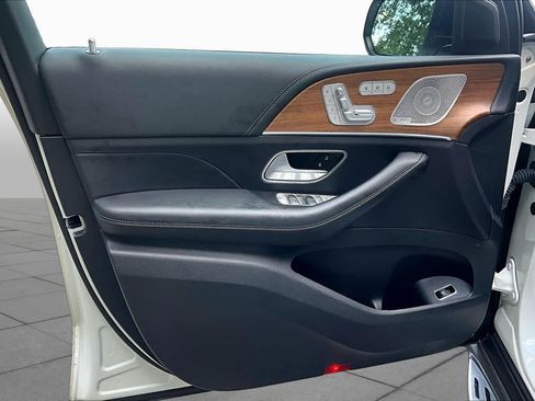 Used 2021 Mercedes-Benz GLS 580 4MATIC image 21