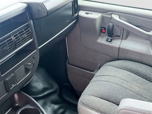 Used 2024 GMC Savana 2500 w/ Driver Convenience Package image 22