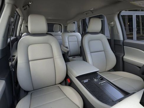 New 2026 Lincoln Aviator 2WD image 10