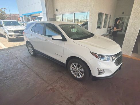 Used 2021 Chevrolet Equinox LT FWD image 2