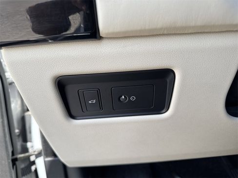 Used 2019 Land Rover Range Rover Supercharged image 23