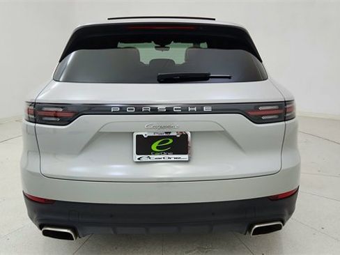 Used 2022 Porsche Cayenne image 5