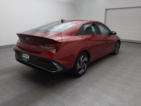 Used 2025 Hyundai Elantra Sport FWD image 9