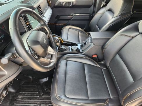 Used 2024 Ford Bronco Badlands image 3