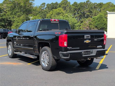 Used 2018 Chevrolet Silverado 1500 High Country AWD/4WD image 3