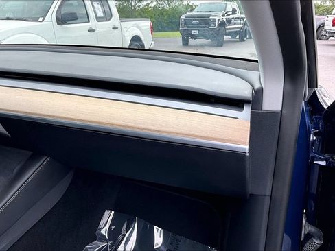 Used 2023 Tesla Model Y Long Range AWD/4WD image 27