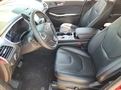 Used 2019 Ford Edge Titanium FWD image 12