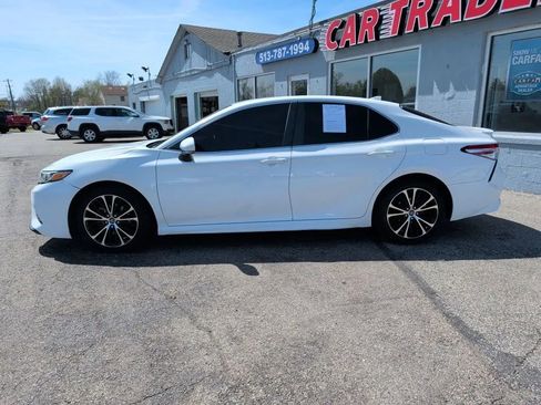 Used 2020 Toyota Camry SE w/ Convenience Package image 4