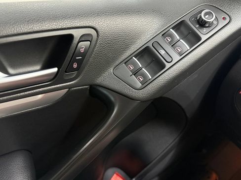 Used 2013 Volkswagen Tiguan S AWD/4WD image 11